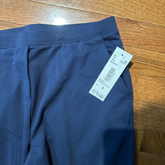 Links capri pants. Navy Size small. Rhinestone detail on leg split - Picture 5 of 5